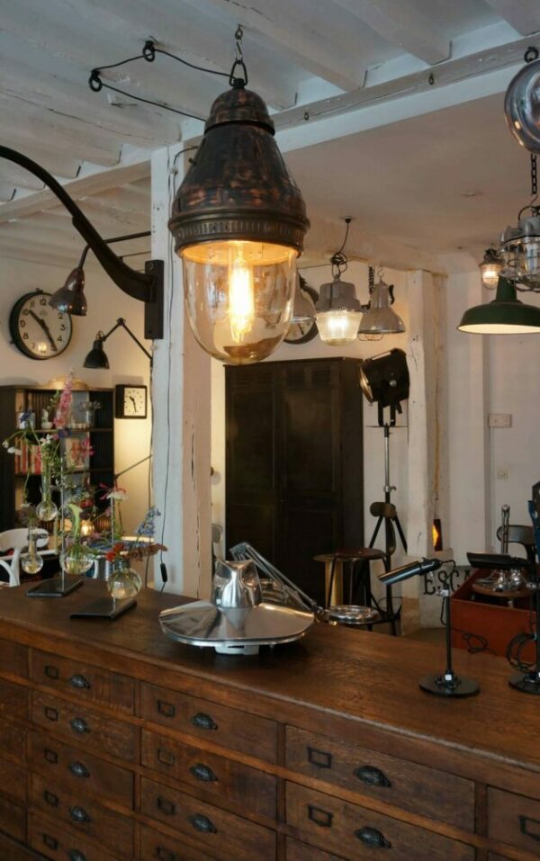 TRES GRANDE SUSPENSION EN CUIVRE ET VERRE