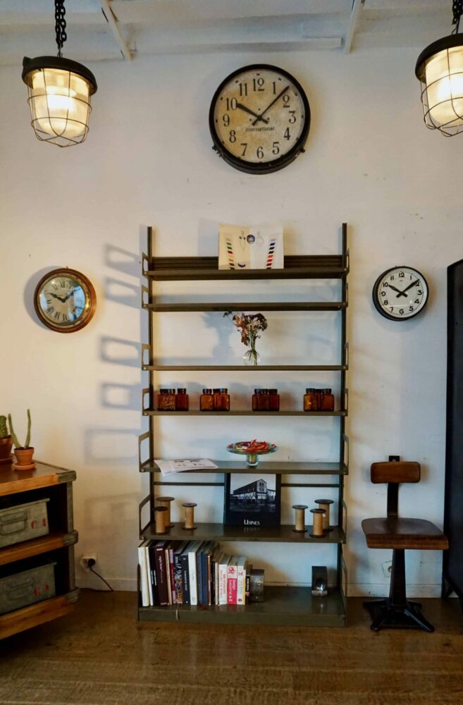 icone du mobilier industrielle: Etagere strafor