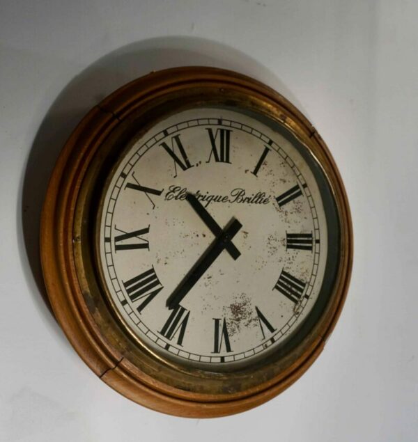 Holorge industrielle: horloge électrique brillié