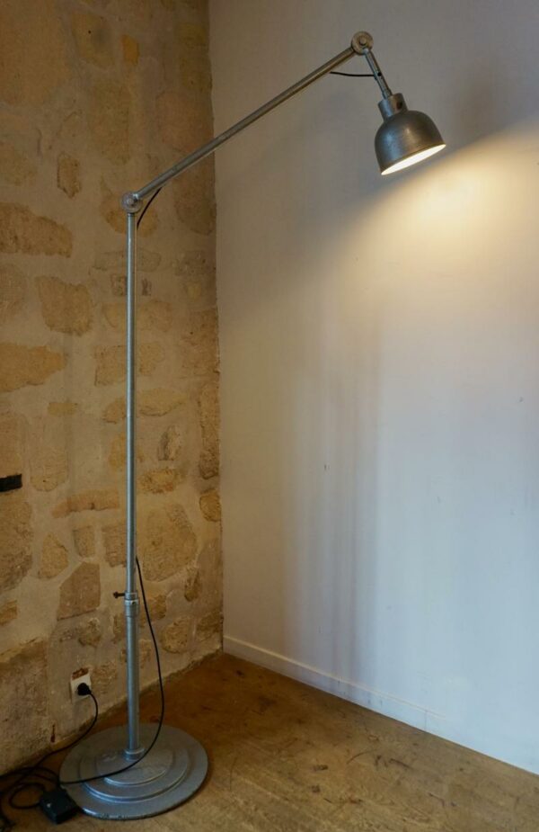 Lampe desvil indus