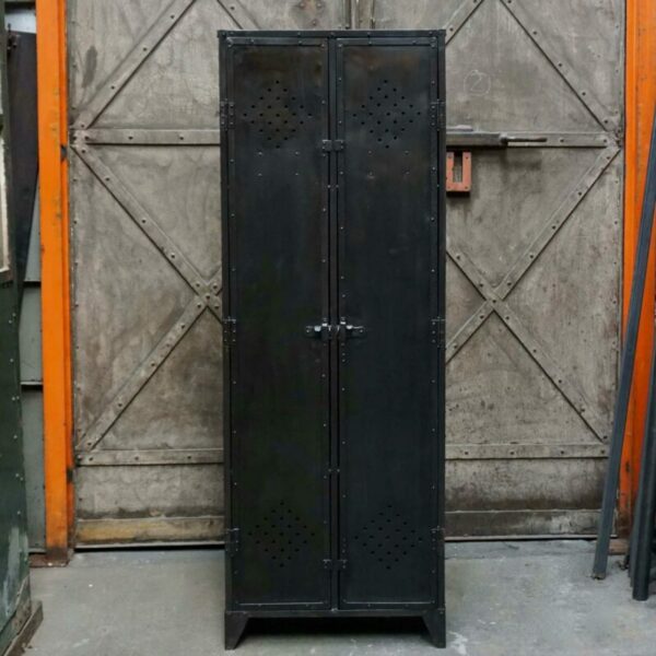 mobilier industriel vintage, acier vestiaire d'atelier