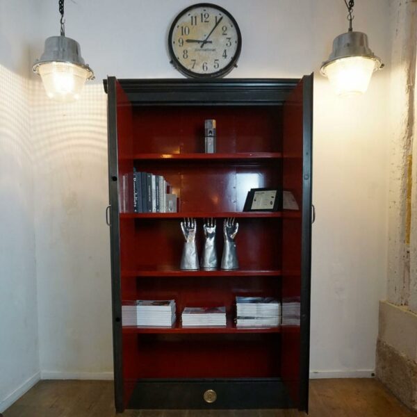 Armoire industrielle vintage chez Jerôme lepert mobilier industriel