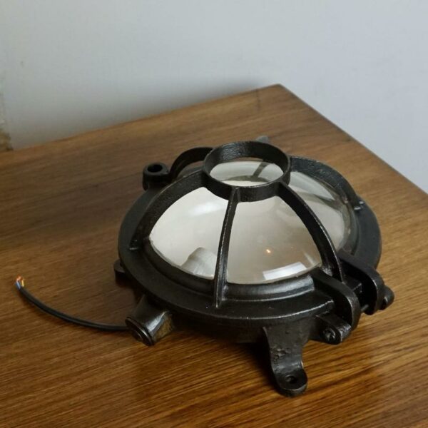 ancienne lampe d'atelier