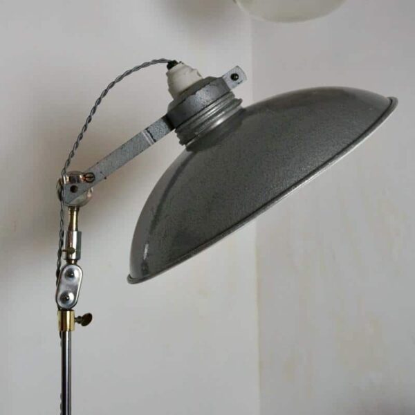 lampe industrielle ancienne