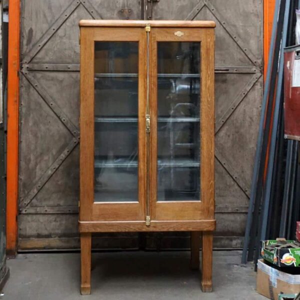 Armoire médicale vitrée 1930 idéale pour cabinet de curiosité