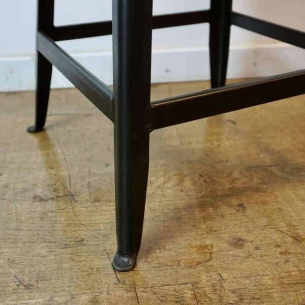 Vieux tabouret nicolle métal