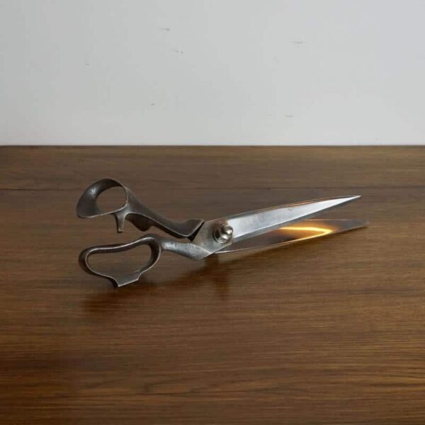 PAIR OF SCISSORS