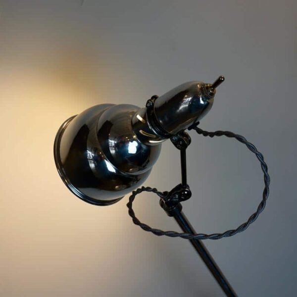 Desk lamp