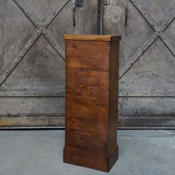 meuble industriel en bois ancien