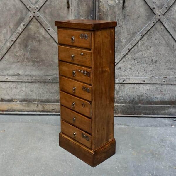 Workshop cabinet with drawers