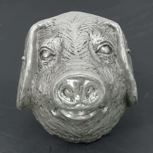 Resin pig head