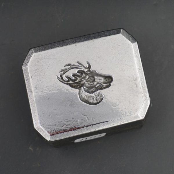 Trophée de chasse, tête de cerf