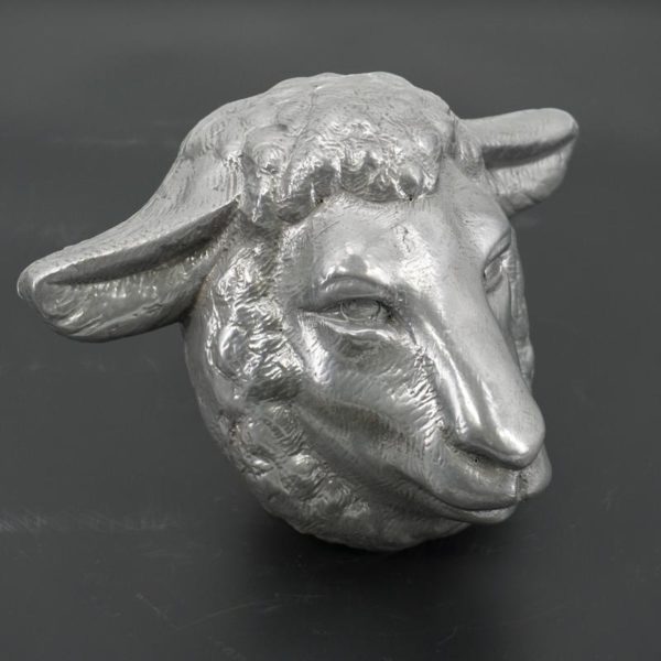 Tête de mouton en résine ancienne