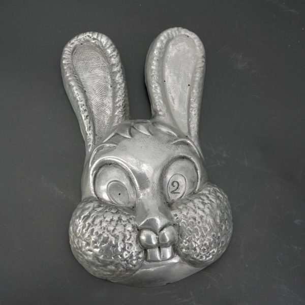 vintage mold of mask from César