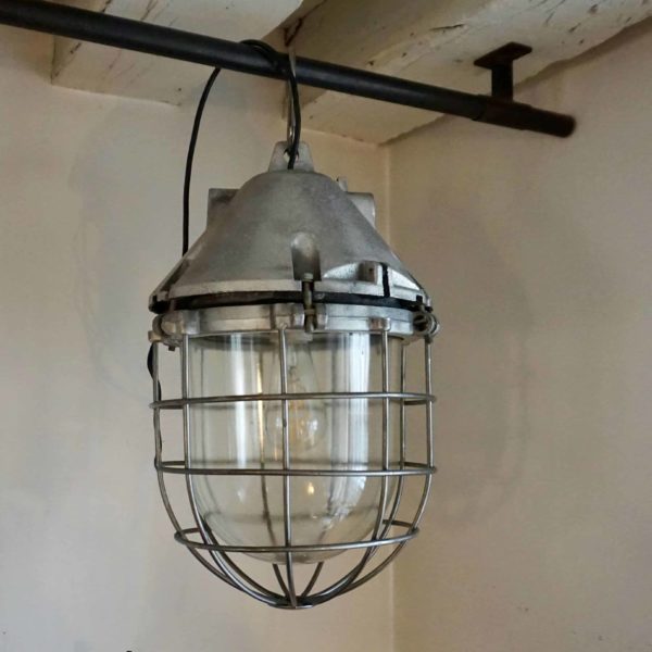 Grande lampe industrielle a grille