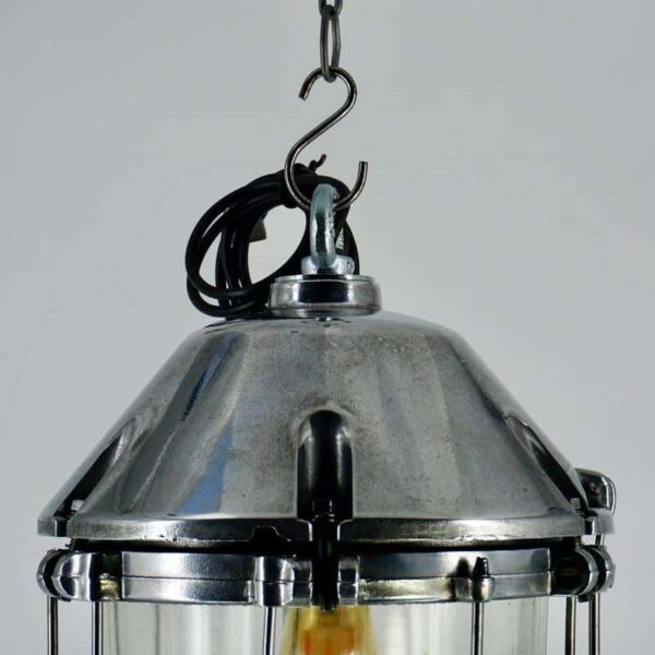 Lampe d'usine ancienne réelectrifiée