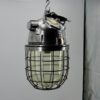 Lampe avec grille et verre