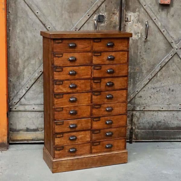 Meuble à tiroirs en bois vintage