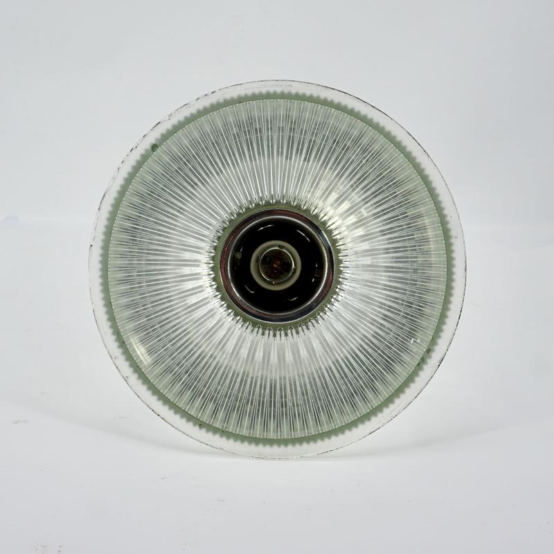 Lampe holophane chez Jérôme Lepert
