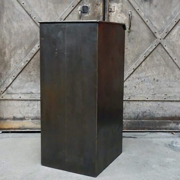 Mobilier industriel ancien