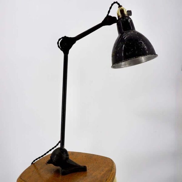 Lampe ancienne de la marque GRAS RAVEL N°202