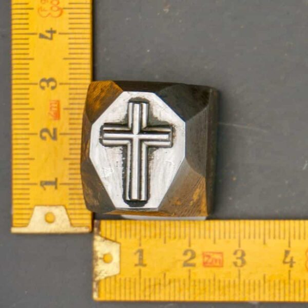 Decorative gift object, religious symbol