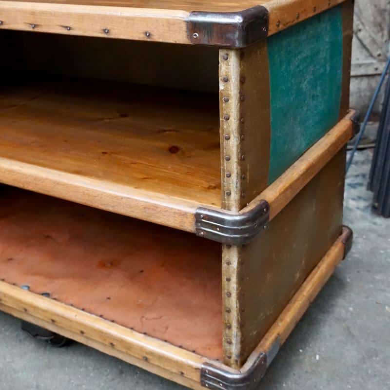 étagère basse style indus