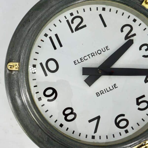 Ancienne horloge en zinc Brillie