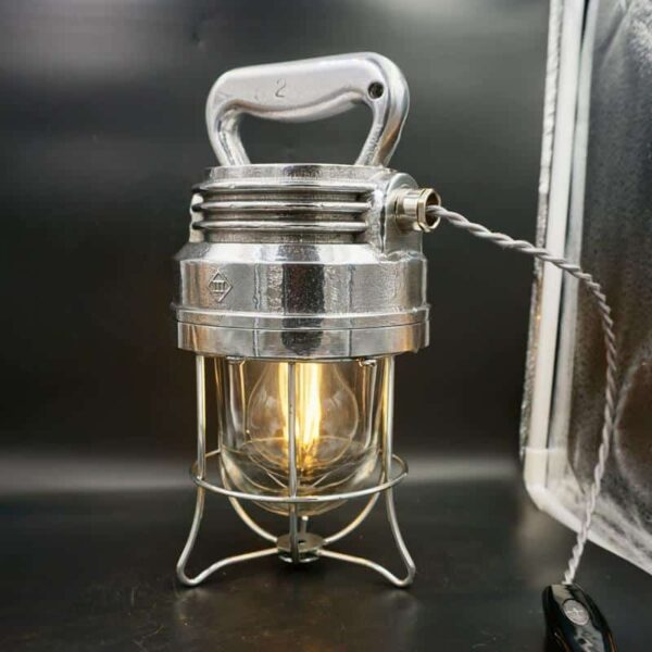 Lampe industrielle ancienne upcycler