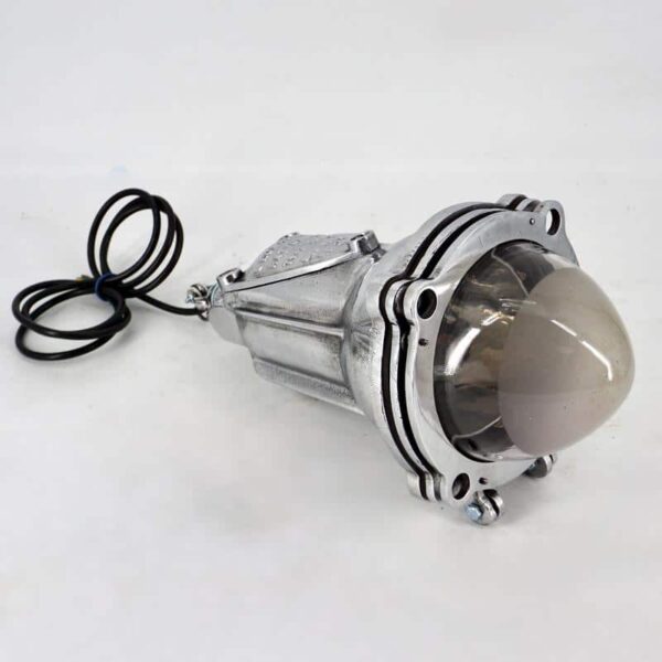 Industrial workshop suspension in aluminum and glass