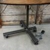 Lampe d'atelier avec table intégrée