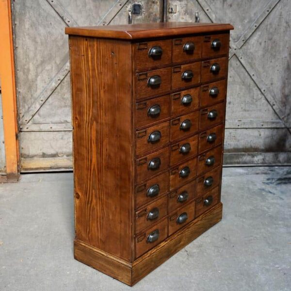 Mobilier industriel vintage