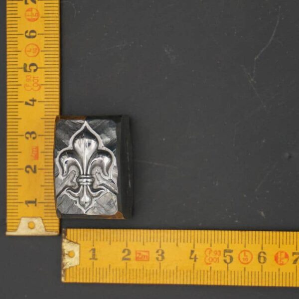 Fleurs de lys, antique jewellery
