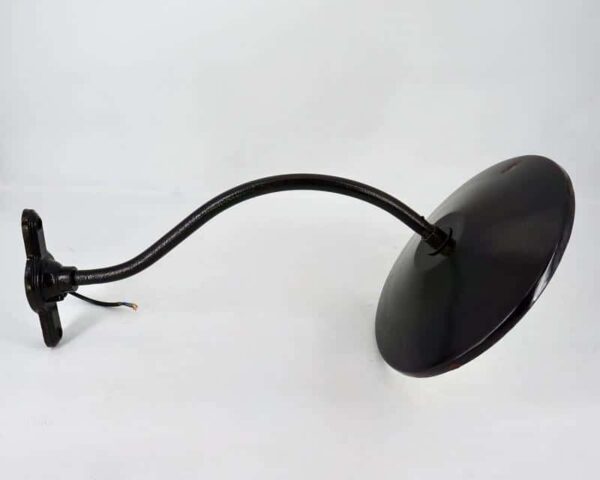 Industrial lamp in enamelled sheet metal