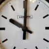 Horloge avec cadran sans chiffres