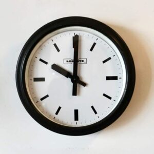 Horloge électrique lepaute des années 60