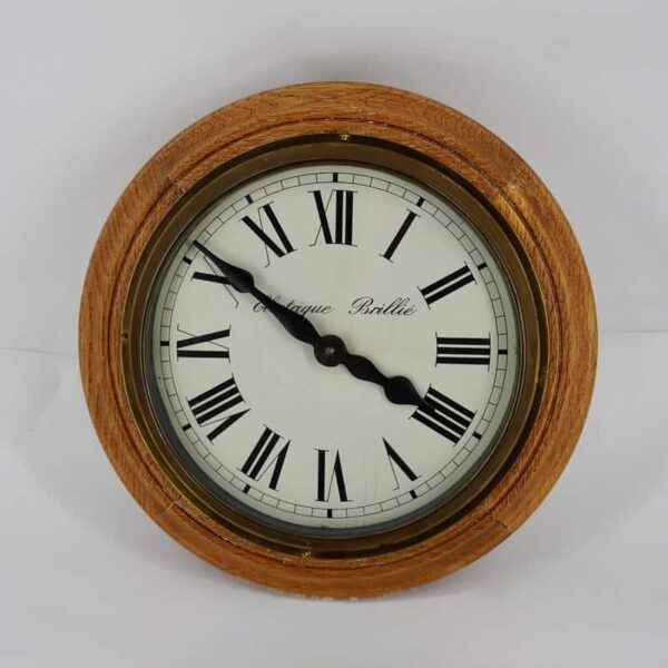 Horloge industrielle de charme en bois et laiton circa 1930