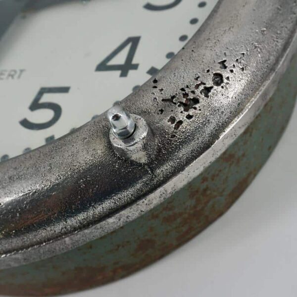 Industrial clock, year 60