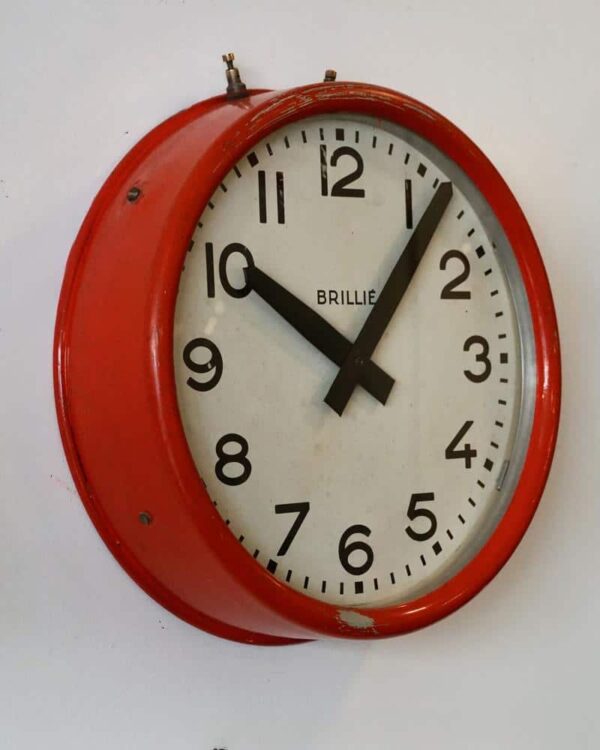 Ancienne horloge d'atelier, fonctionne à pile