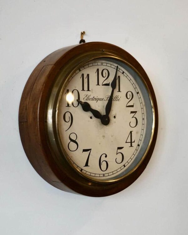 Horloge ancienne en bois et laiton marque Brillié