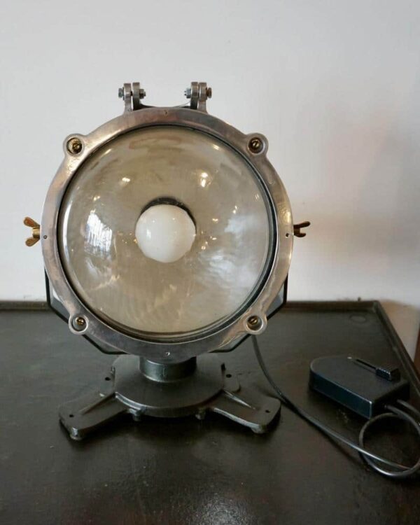 Small spotlight to place on a piece of furniture