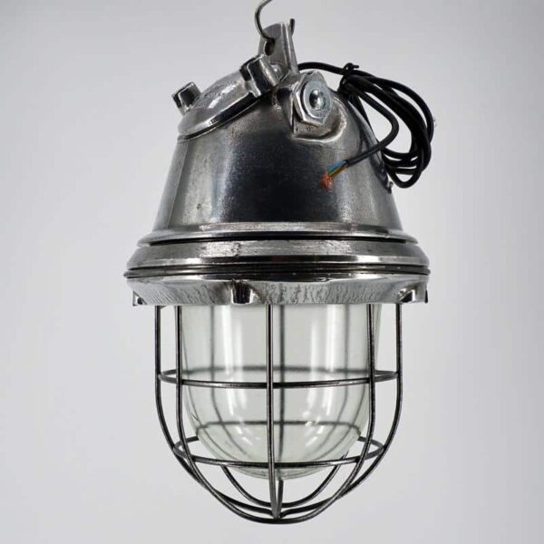Suspension industrielle ancienne