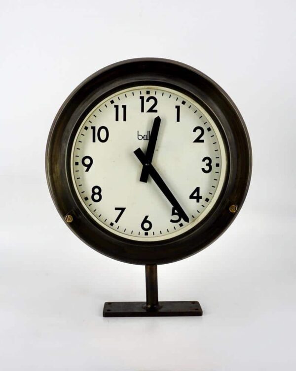 Medium-sized double-sided station clock