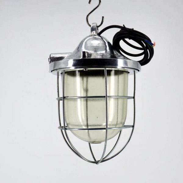 Suspension industrielle de taille moyenne
