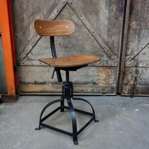 Chaise en bois et métal vintage et réglable en hauteur