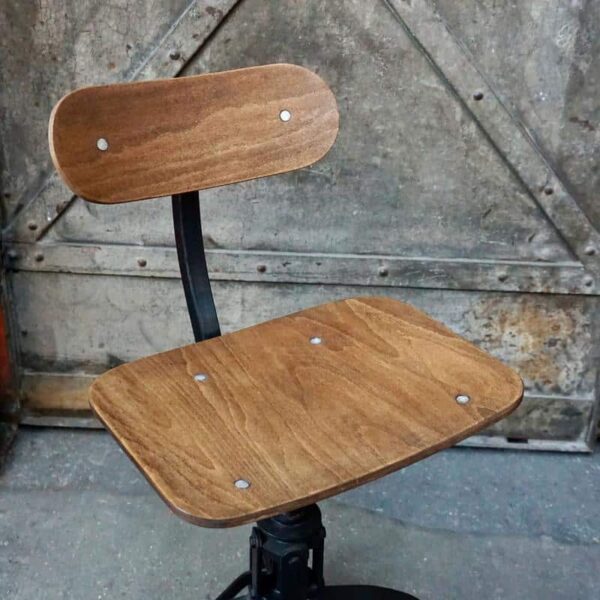 Bienaise chair at Jérôme Lepert industrial furniture in Paris