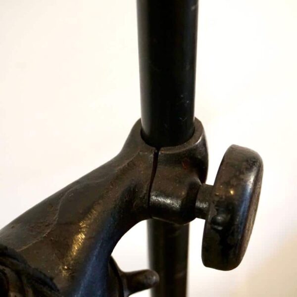 Old Gras lamp