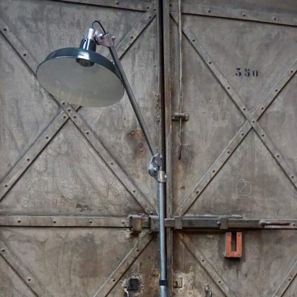 Lampadaire ajustable en hauteur