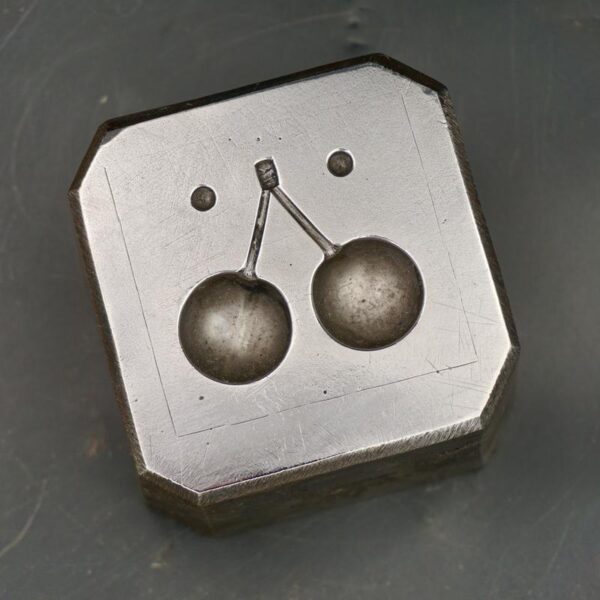Steel paperweight