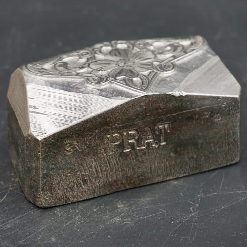 Antique jewelry mold